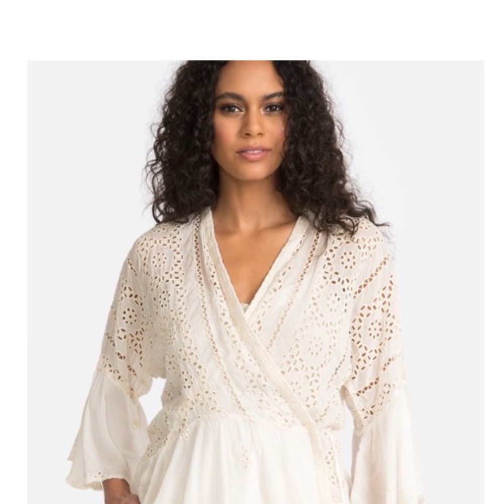 Johnny Was ira ruffle kimono size Small. Cream colored, eyelet, wrap style, Cute